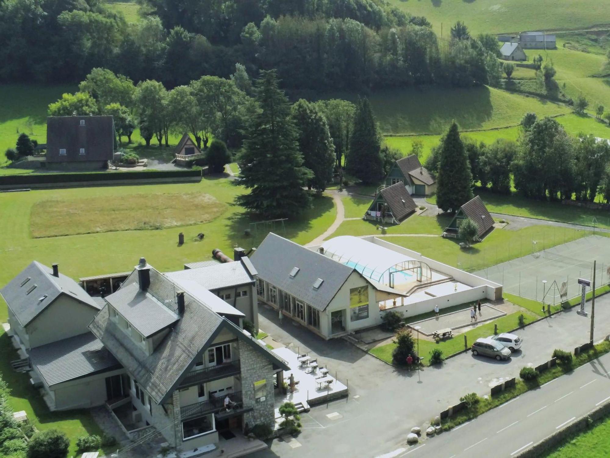 Hotel Le Chalet Sainte-Marie-de-Campan Exterior photo